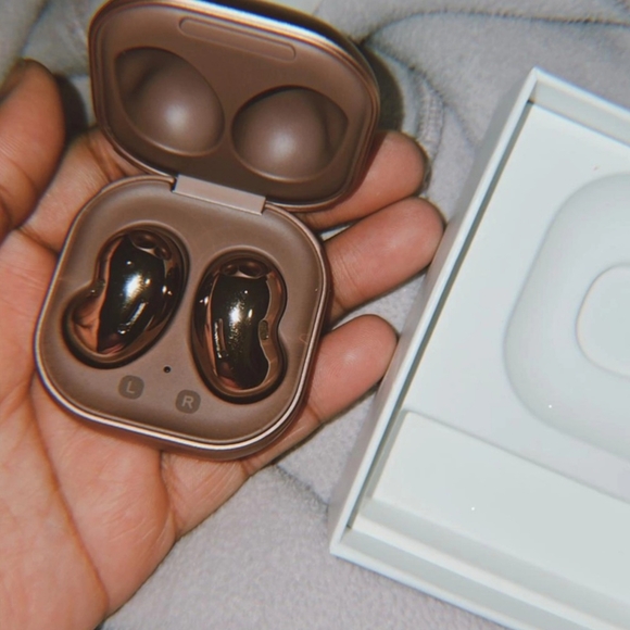 Samsung live buds - Picture 3 of 4